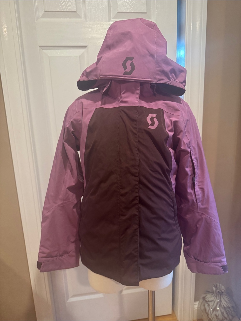 Scott Kids Two-Tone Dark Plum ski and snowboard Jacket. Vertic Dryo 10